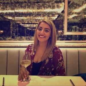 Meet your Posher, Danielle